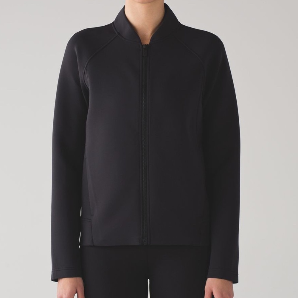 lululemon Embrace the Space Jacket in Black Size 10